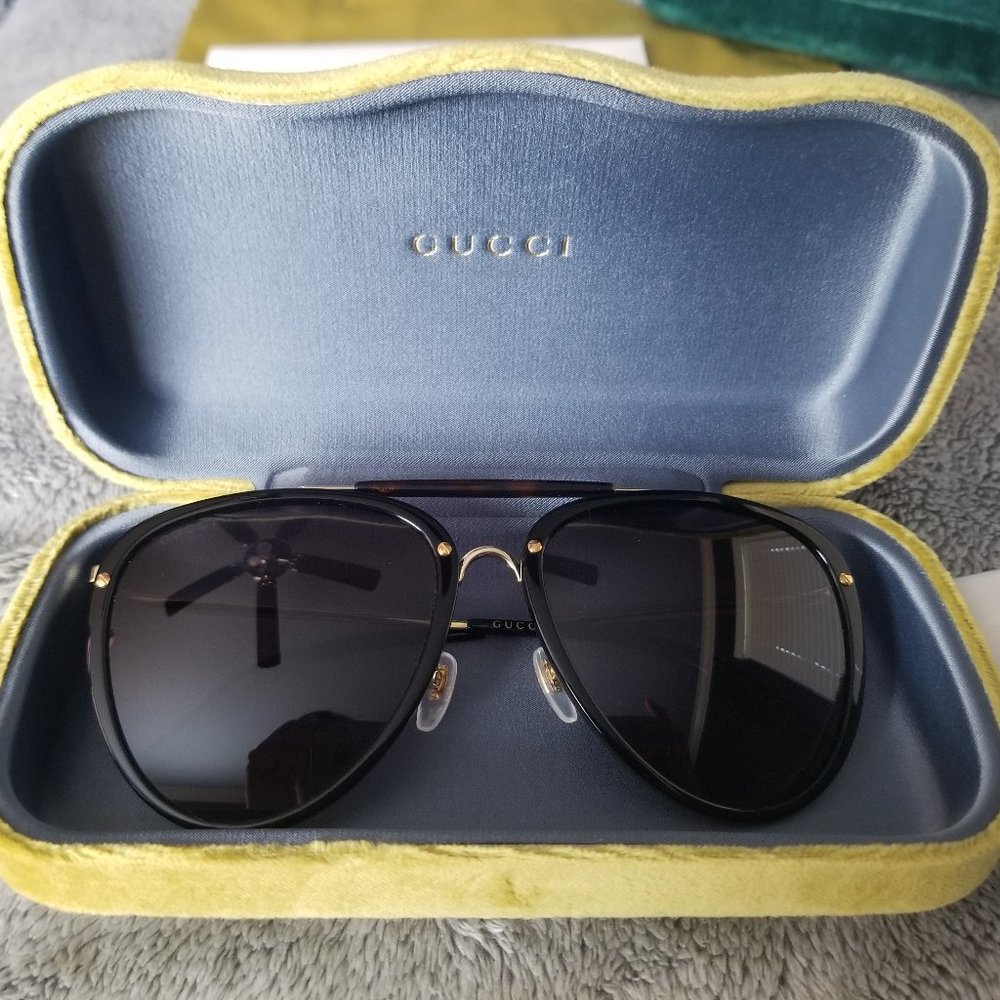 GUCCI GLASSES GG0672S